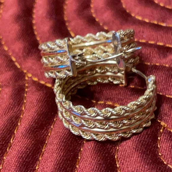 Vintage14KT SOLID GOLD HOOPS! 3.67 grams - Picture 3 of 3